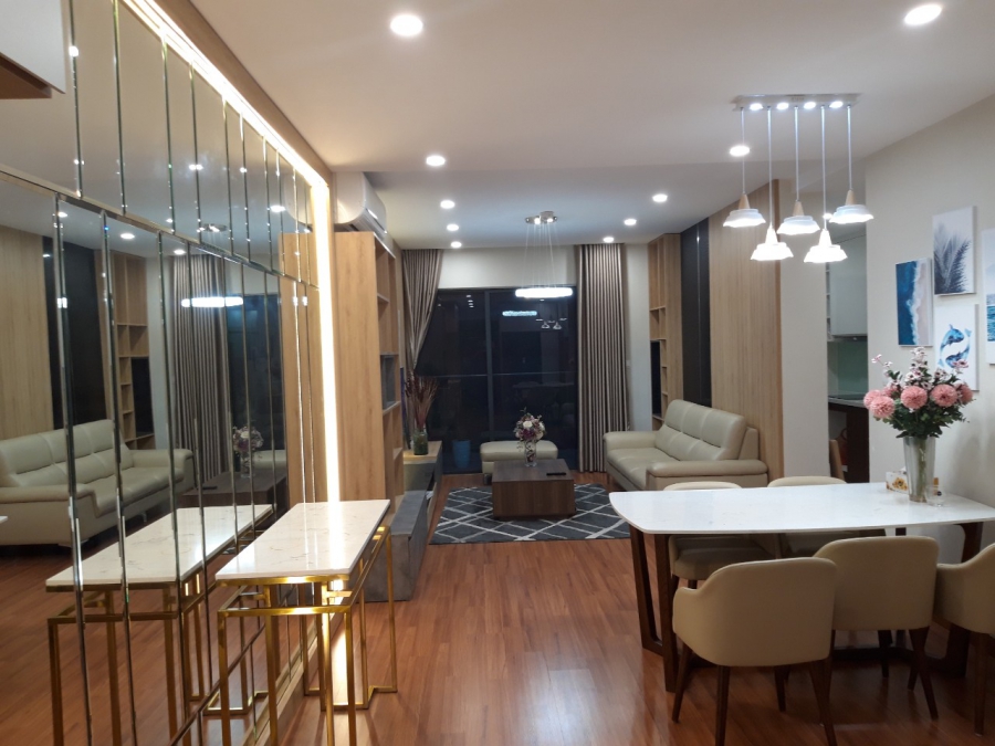 Cần cho thuê căn hộ chung cư Gold Season với view nội khu siêu đẹp