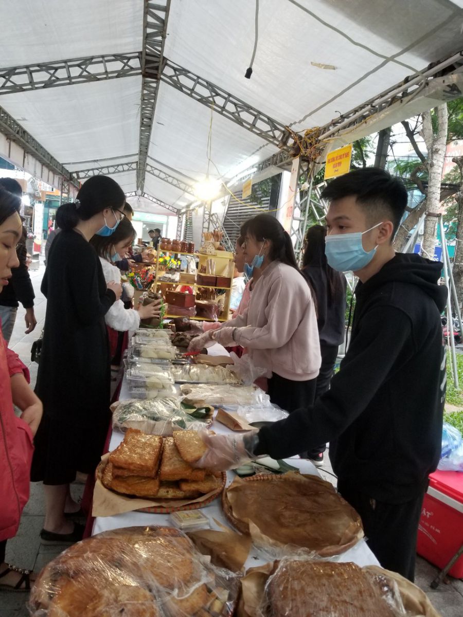 Ghé thăm phiên hội chợ nông sản vùng miền tại TNR GoldSeason