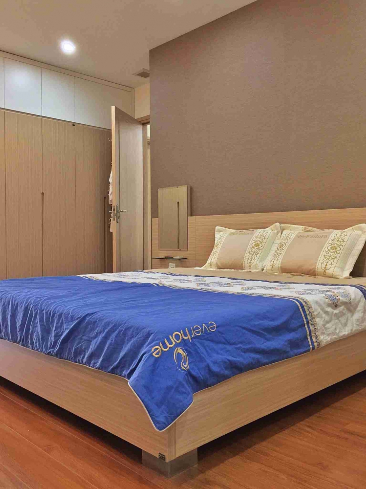 Cho thuê căn hộ chung cư 3 ngủ 110m2 đường Khuất Duy Tiến